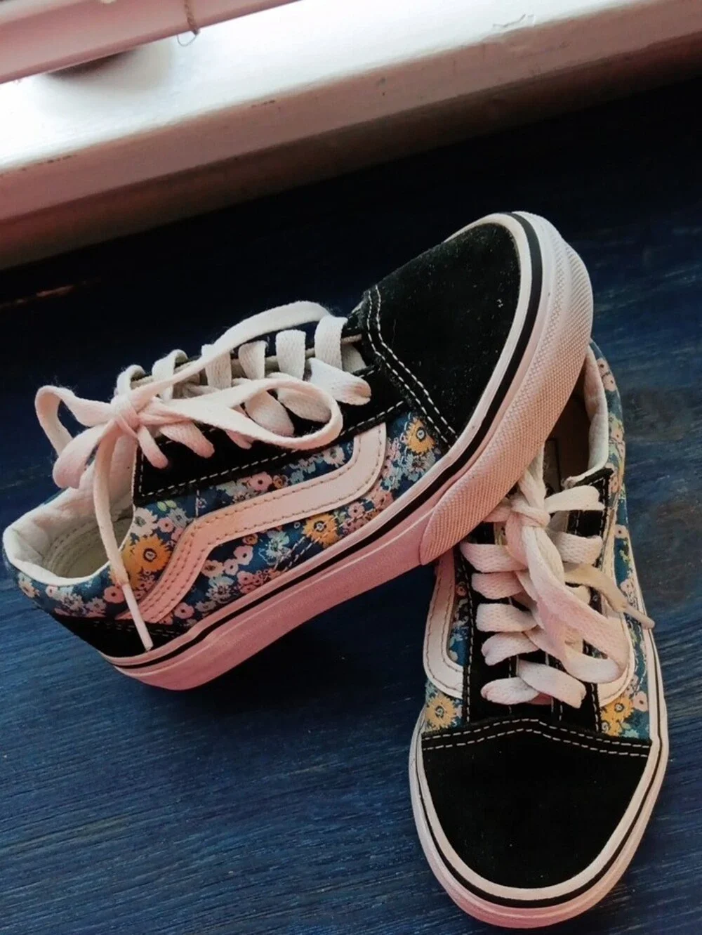 Old Skool Vans Sneakers  Blue Floral and Black Suede Girls Size 12